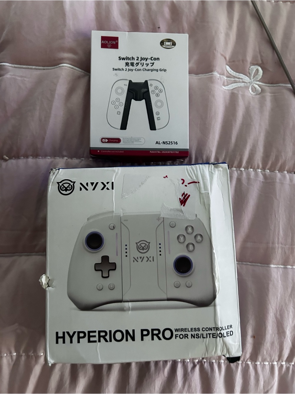 NXI Hyperion Pro Wireless Controller and -Seitch Charger White, NEW
